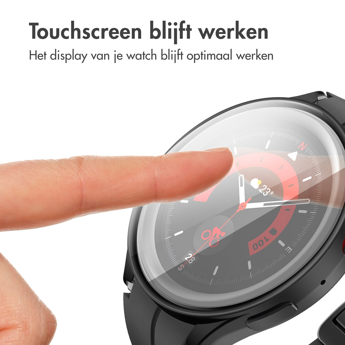 Vinger raakt horlogescherm aan. Horloge toont tijd en data. Helder scherm over horloge.