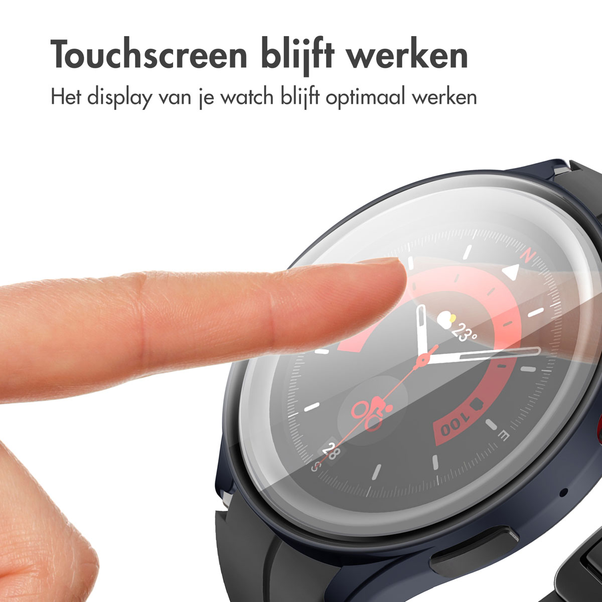 Close-up van een horlogescherm met een vinger die het aanraakt, tekst over touchscreenfunctionaliteit.