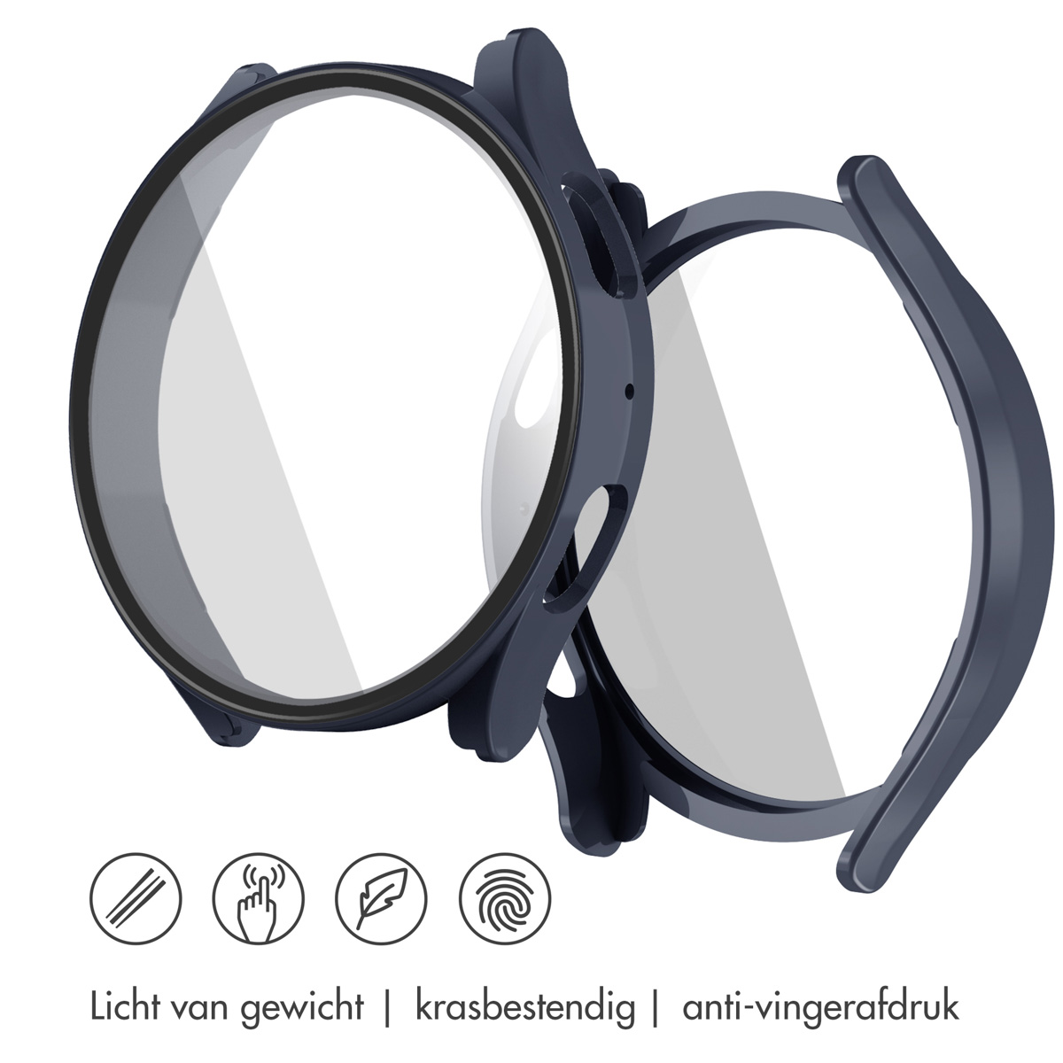 Een horloge met een blauwe beschermhoes. De wijzerplaat is zichtbaar.