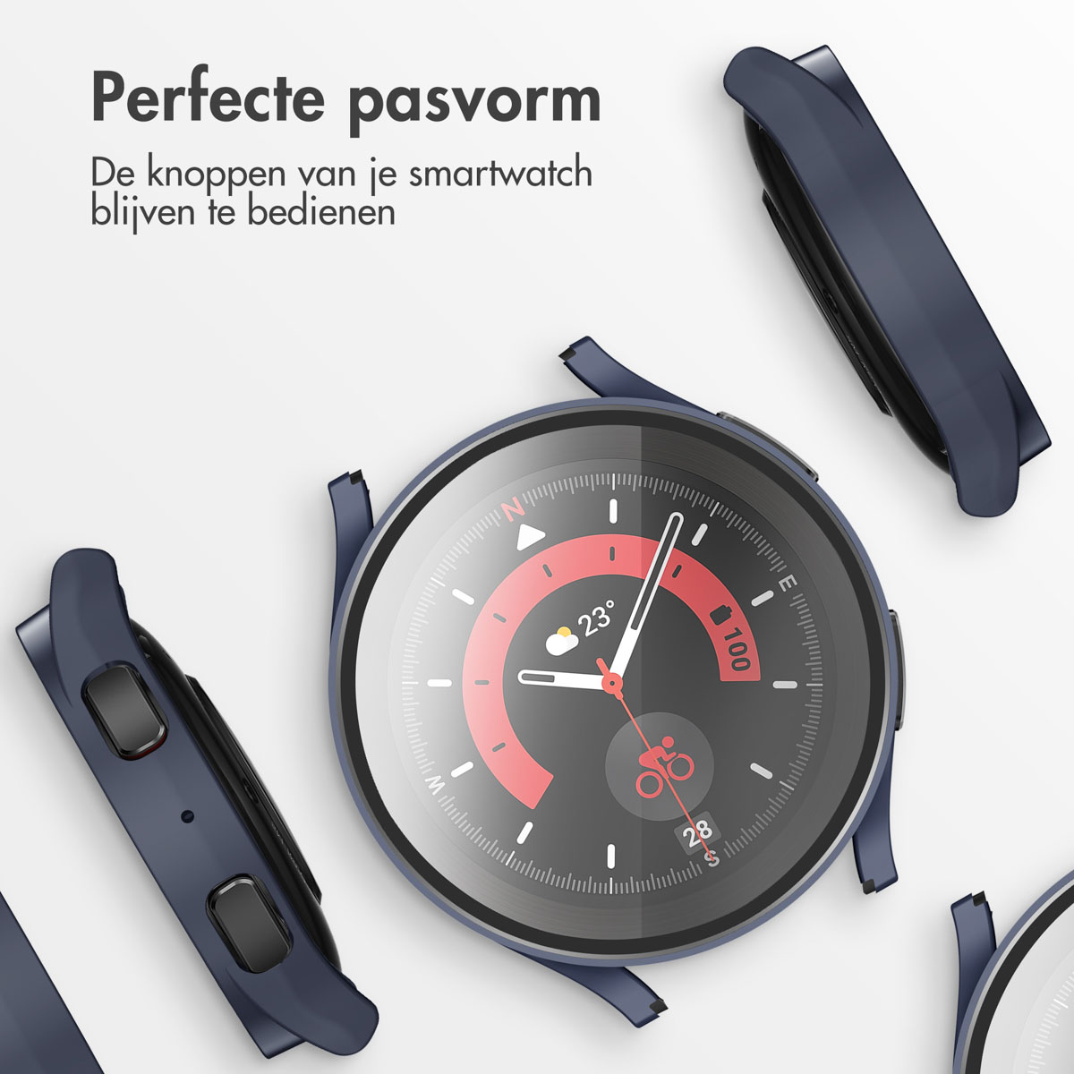 Horloge en blauwe hoesjes. Wijzerplaat zichtbaar, omringd door blauwe hoesjes en horloge.