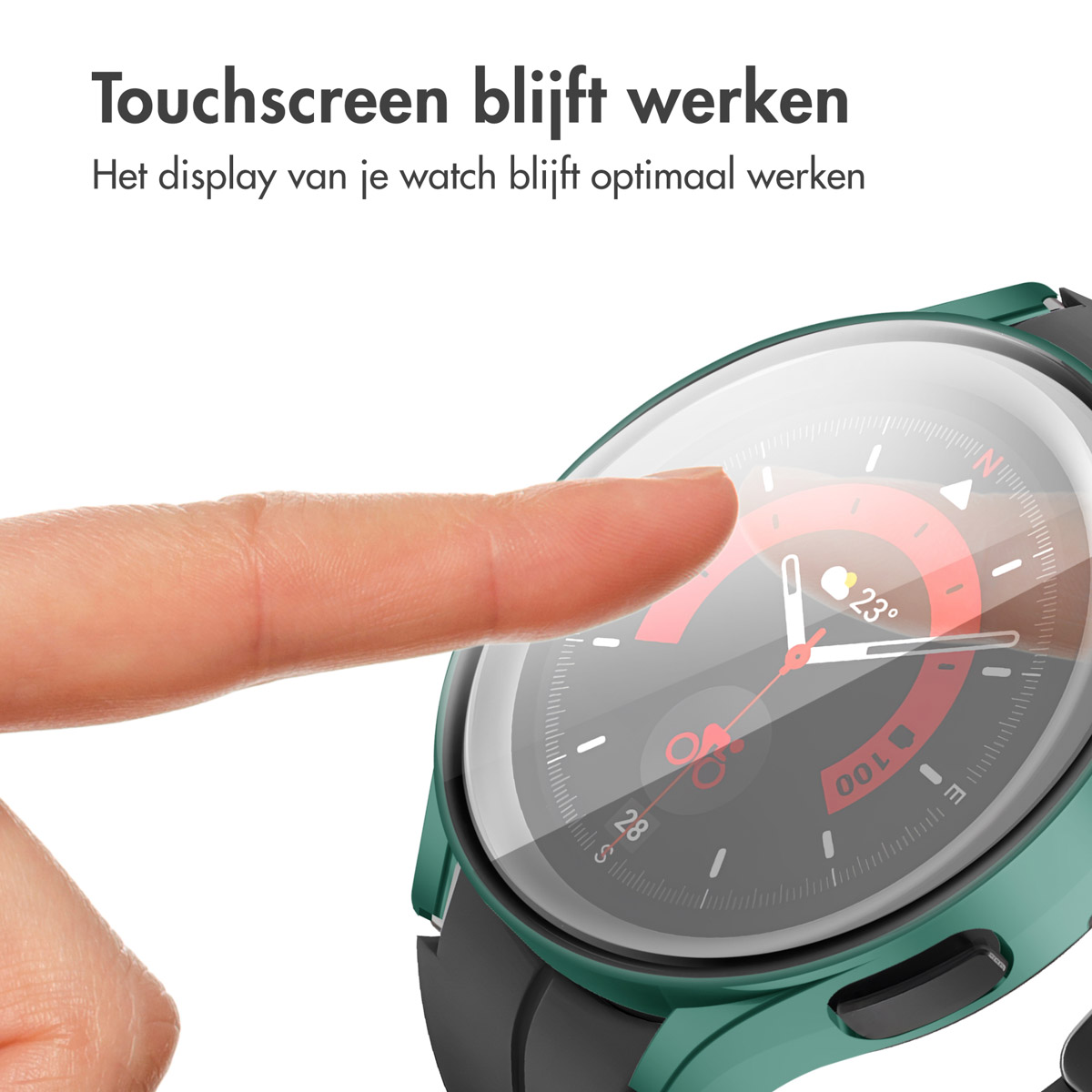Een vinger raakt een horlogescherm aan. Het horloge toont de tijd en temperatuur. Het scherm is helder.