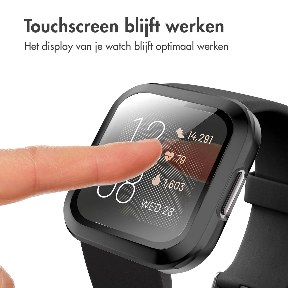 Smartwatch met een zwarte behuizing en een vinger die het scherm aanraakt. Het scherm toont gegevens.