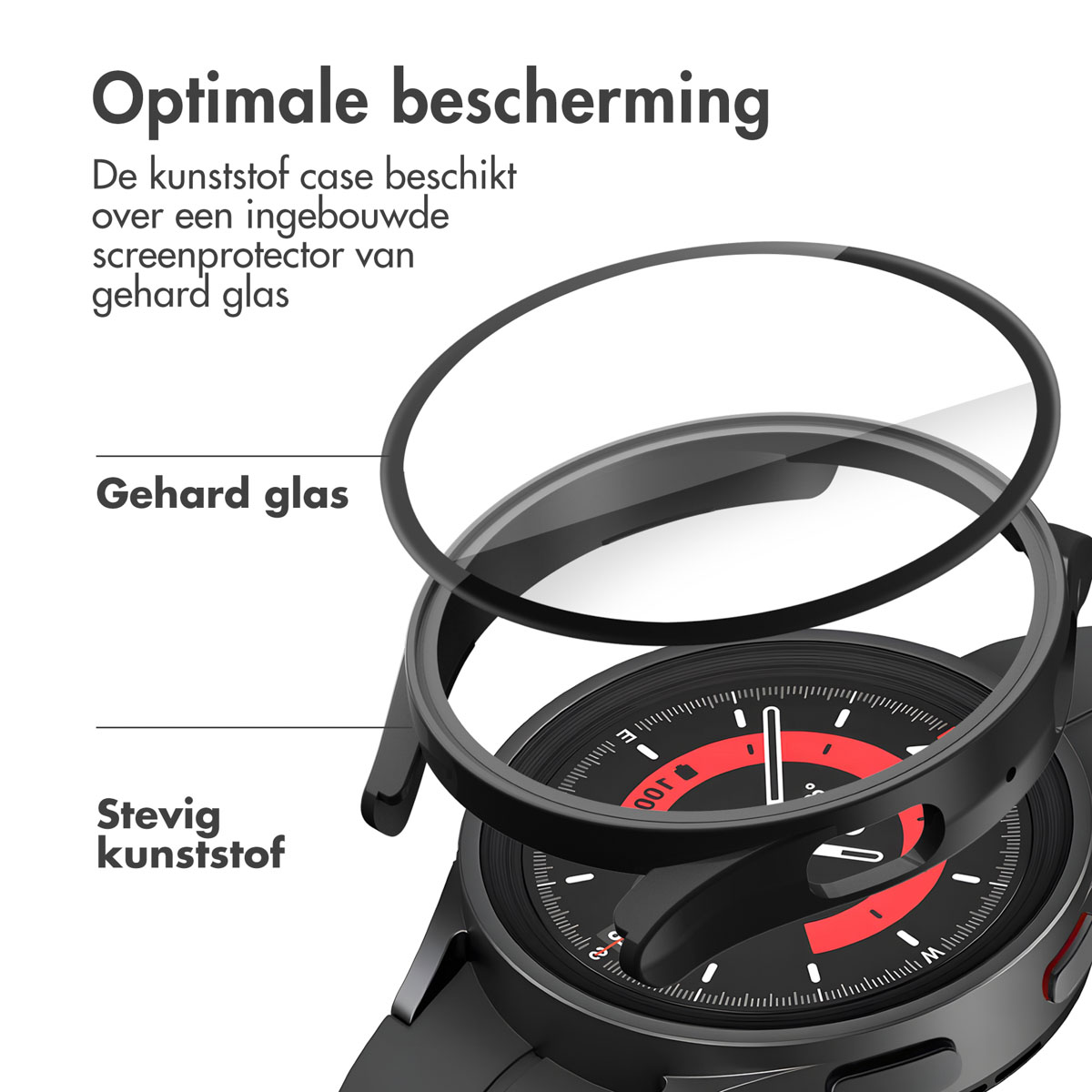 Een zwart horloge met een beschermhoes. De hoes is transparant en toont de wijzerplaat.