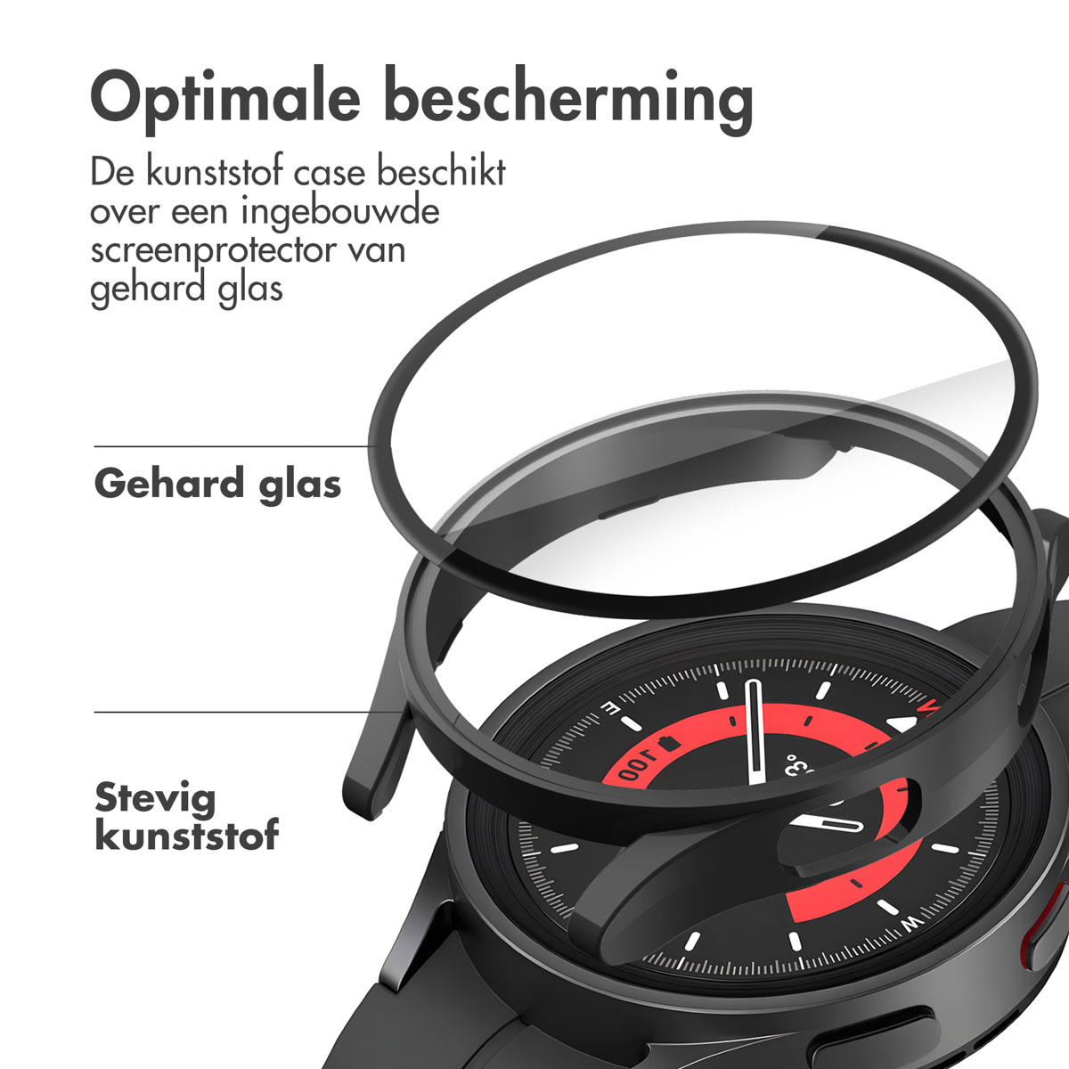 Close-up van een zwart horloge met een beschermhoes. De hoes is transparant en bedekt het scherm.