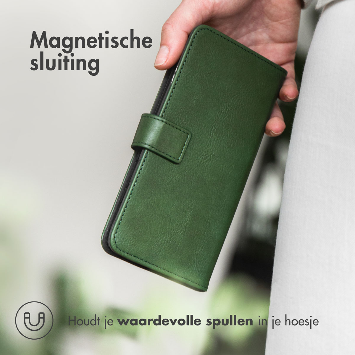 Groene leren telefoonhoes, magnetische sluiting, tekst: 'Magnetische sluiting'.