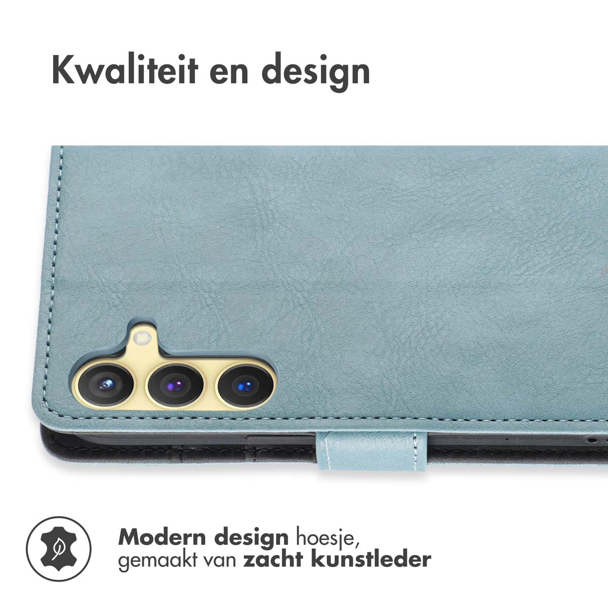 Lichtblauwe telefoonhoes, open, met een telefoon en drie camera's.