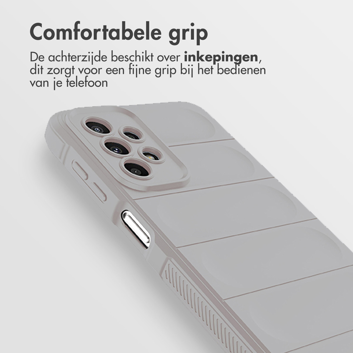 Primo piano di una custodia per telefono grigio chiaro con design strutturato e protuberanza della fotocamera.