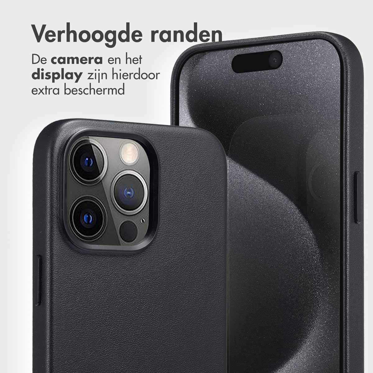 Due custodie nere per telefono. Una con la fotocamera visibile, l'altra che mostra lo schermo. Il testo dice: 'I bordi rialzati proteggono la fotocamera e il display'.
