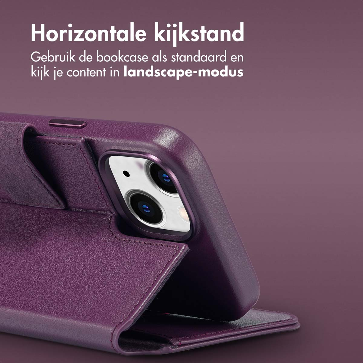 Een paarse telefoonhoes in landschapsmodus. De hoes is open en toont de camera van de telefoon. Tekst: Horizontale kijkstand.