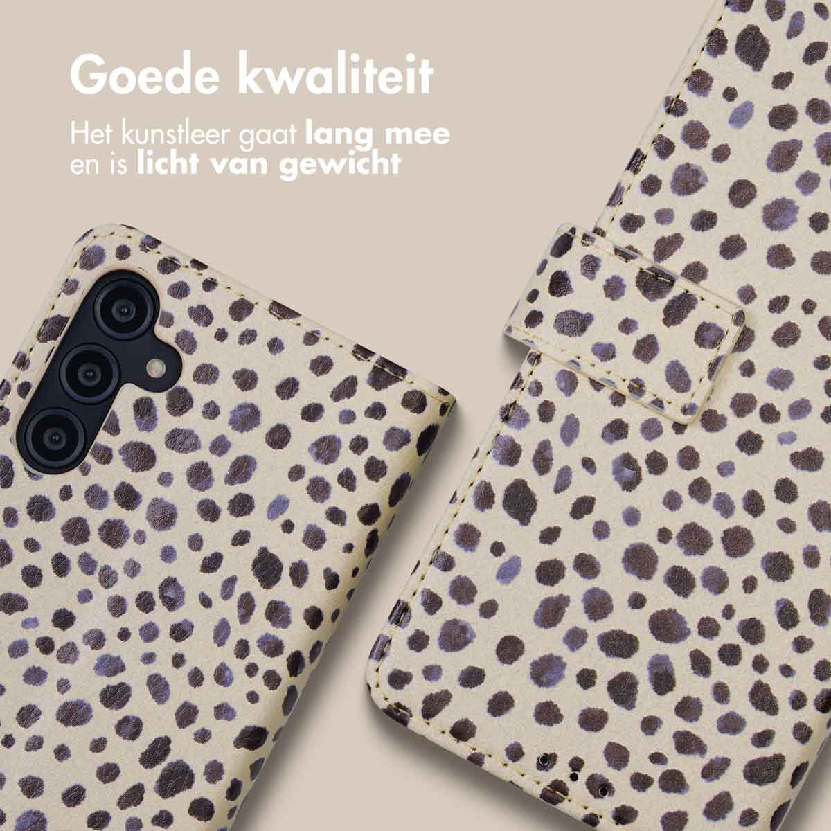 Een telefoonhoesje met luipaardprint en tekst in het Nederlands.
