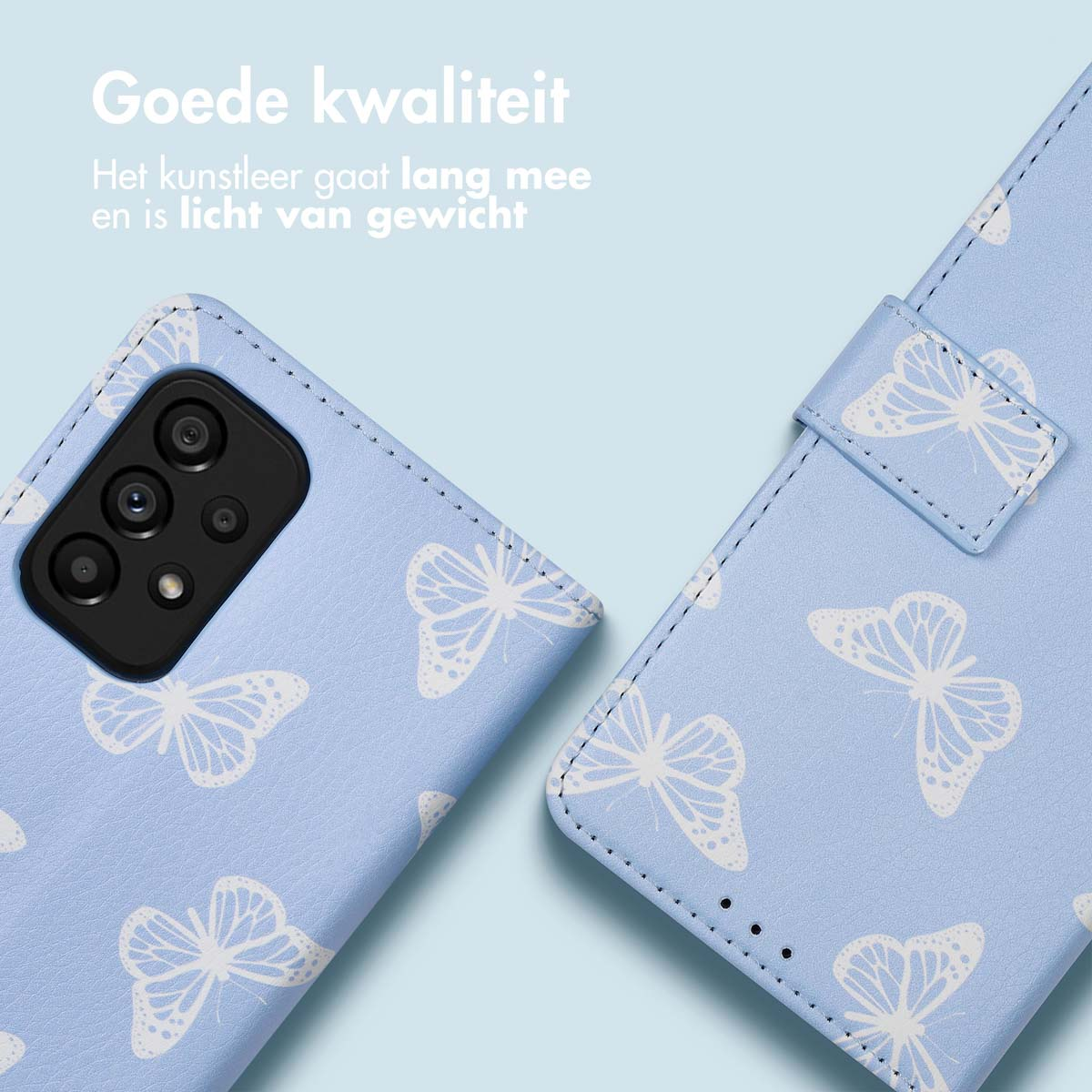 Lichtblauwe telefoonhoes met vlinderpatroon en camera-uitsparing.