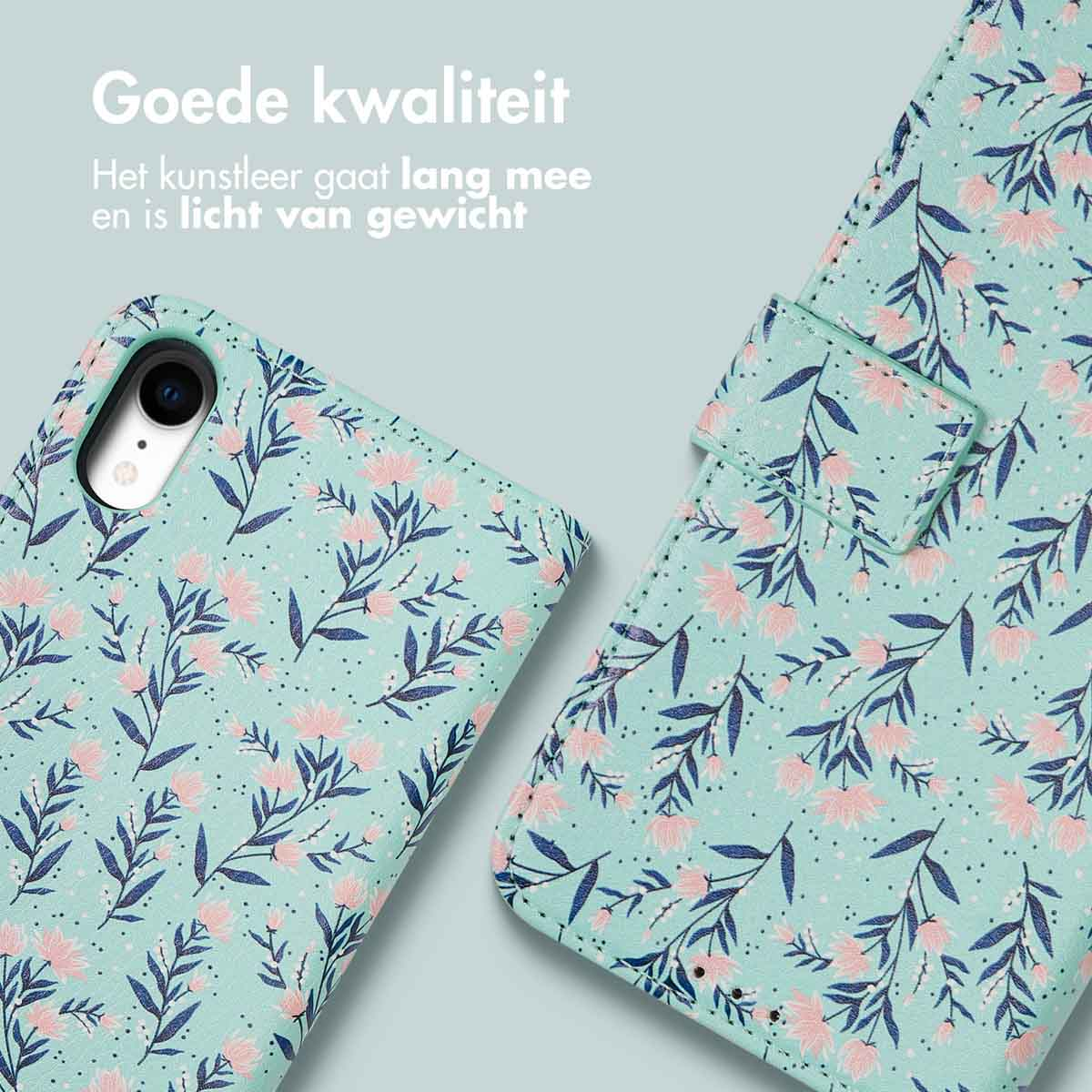 Coque de téléphone avec motif de fleurs roses, ouverte. Montre le téléphone et le couvercle ouvert.