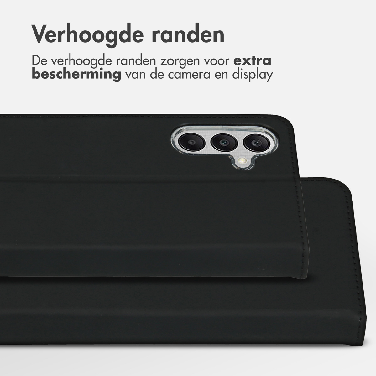 Un étui de téléphone noir avec des bords surélevés. Le texte ci-dessus indique une protection supplémentaire pour la caméra et l'écran. Caméra de téléphone visible.