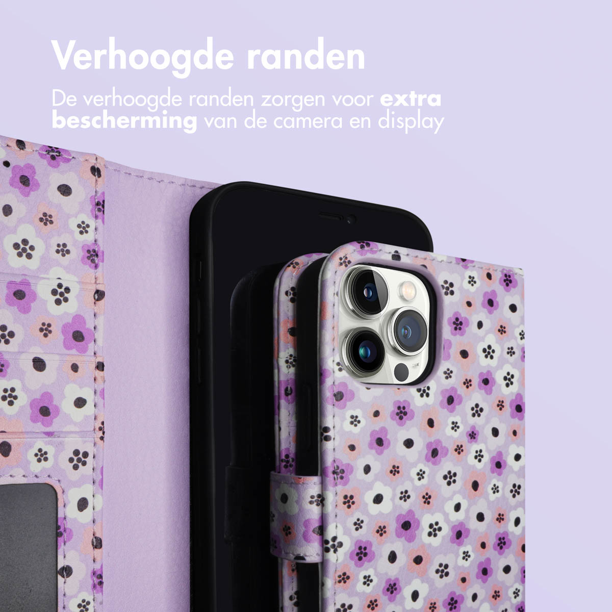 Paarse telefoonhoes met bloemenprint toont camera en scherm.