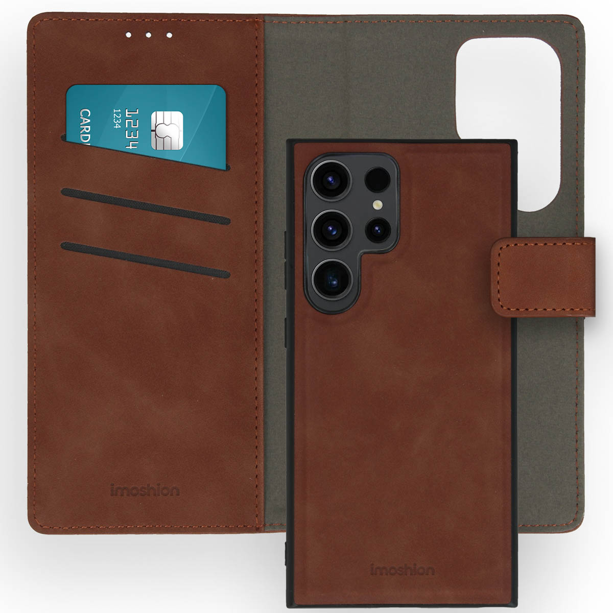 Bruine telefoonportemonnee met een creditcard en een telefoon erin.