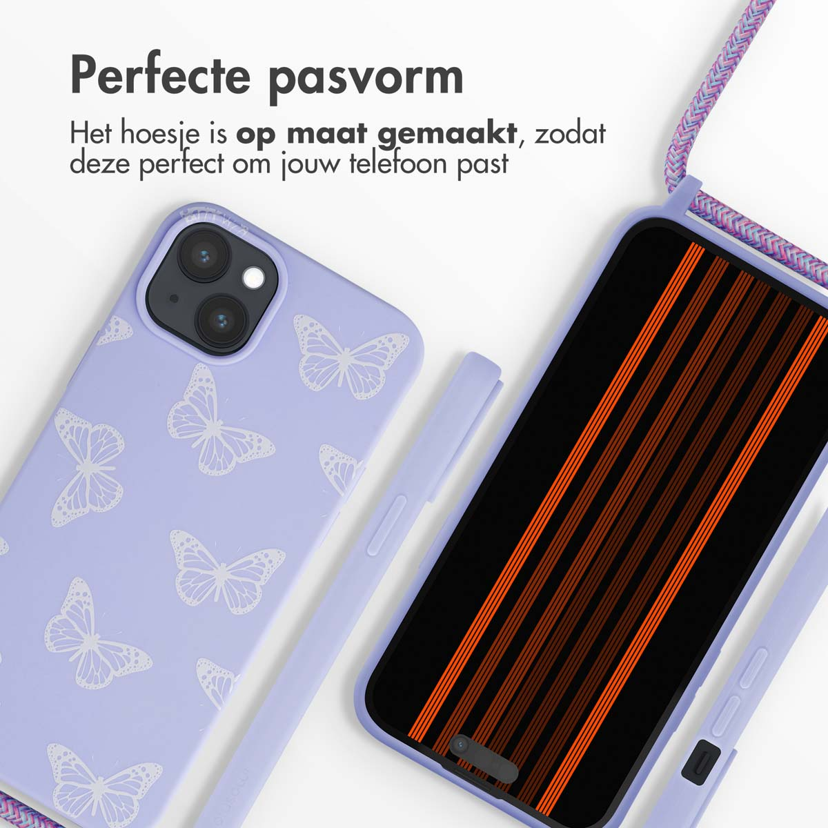 Une coque de téléphone violette à motifs papillons et un téléphone à rayures oranges.