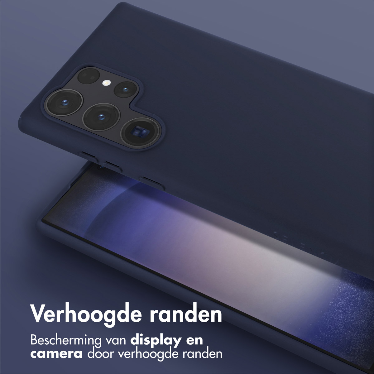 Een telefoon in een blauwe hoes, met een close-up van de hoes, die de schermbescherming laat zien.