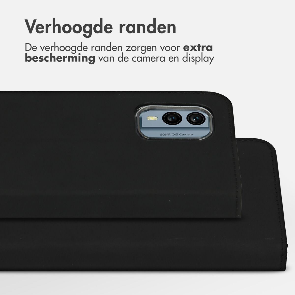 Zwart telefoonhoesje. Een telefoon zit in een zwart hoesje. De hoes is open. De hoes heeft verhoogde randen.