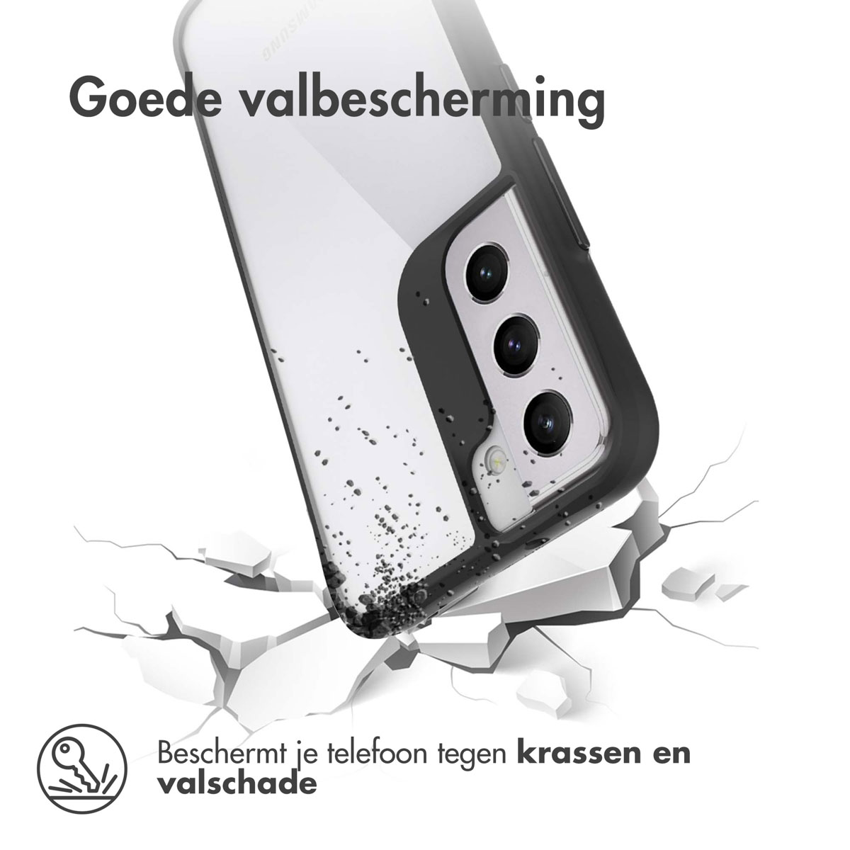 Een smartphone in een hoes valt op witte blokken.