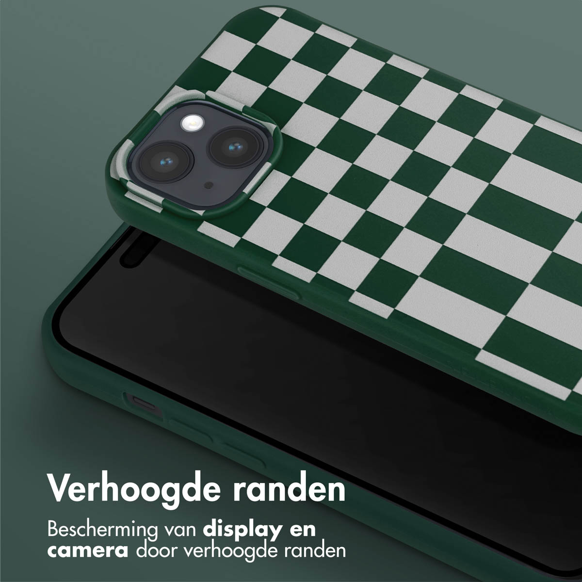 Groen en wit geruit telefoonhoesje op een telefoon. Groene hoes, wit ruitpatroon.