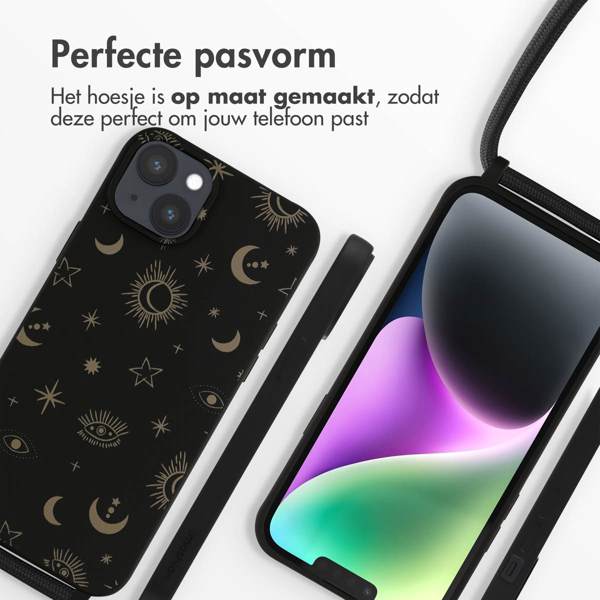 Zwarte telefoonhoes met hemelse patronen en een telefoon met kleurrijk scherm.