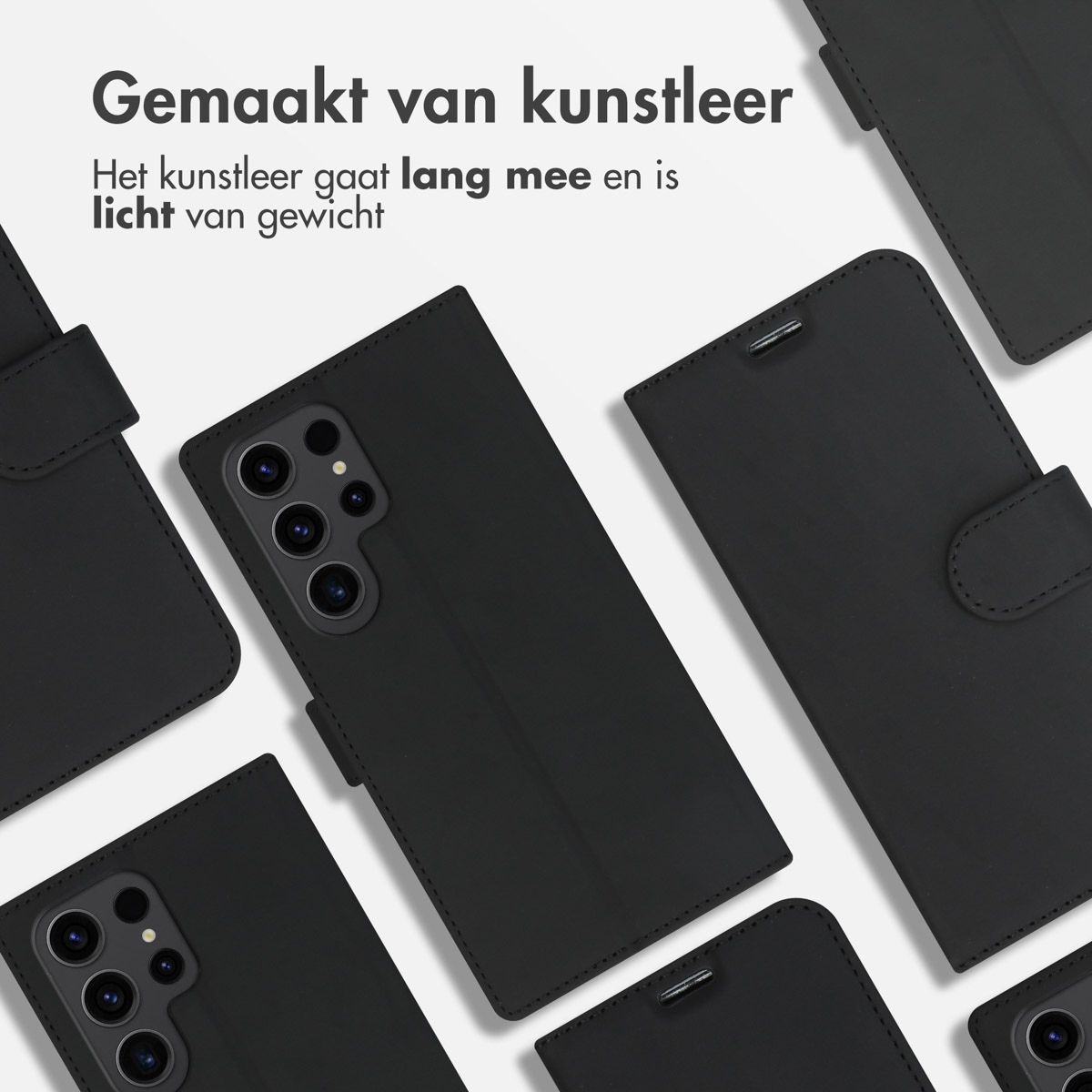 Vengono visualizzate più custodie per telefono nere, che mostrano un design semplice. Testo: 'Gemaakt van kunstleer'.