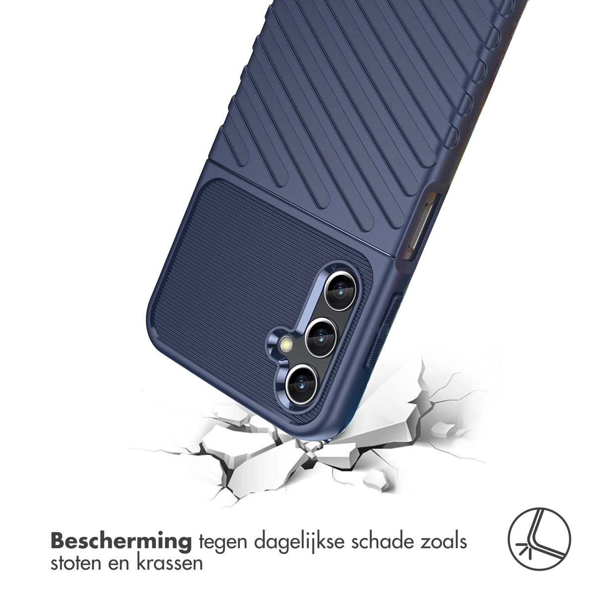 Blauwe telefoonhoes met een telefoon die op een gebarsten oppervlak valt.