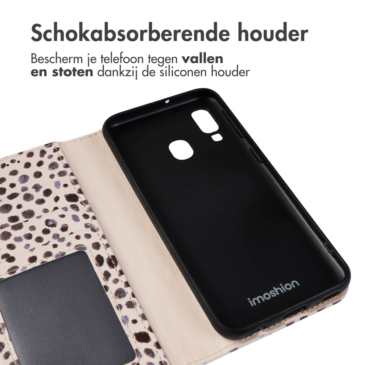 Een zwarte telefoonhoes met luipaardprint portemonnee ligt open en toont kaartsleuven.