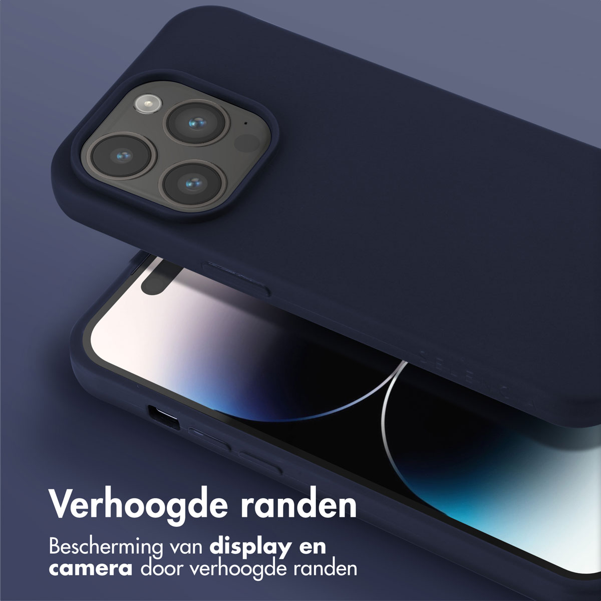 Donkerblauwe telefoonhoes met een telefoon erin. Tekst: Verhoogde randen.