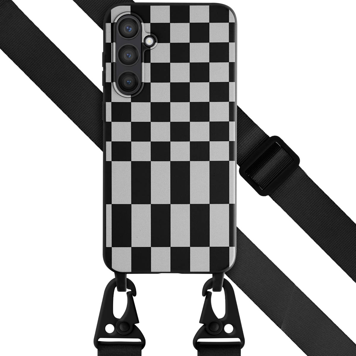 Coque de téléphone à carreaux noir et blanc avec sangle et crochets noirs attachés.