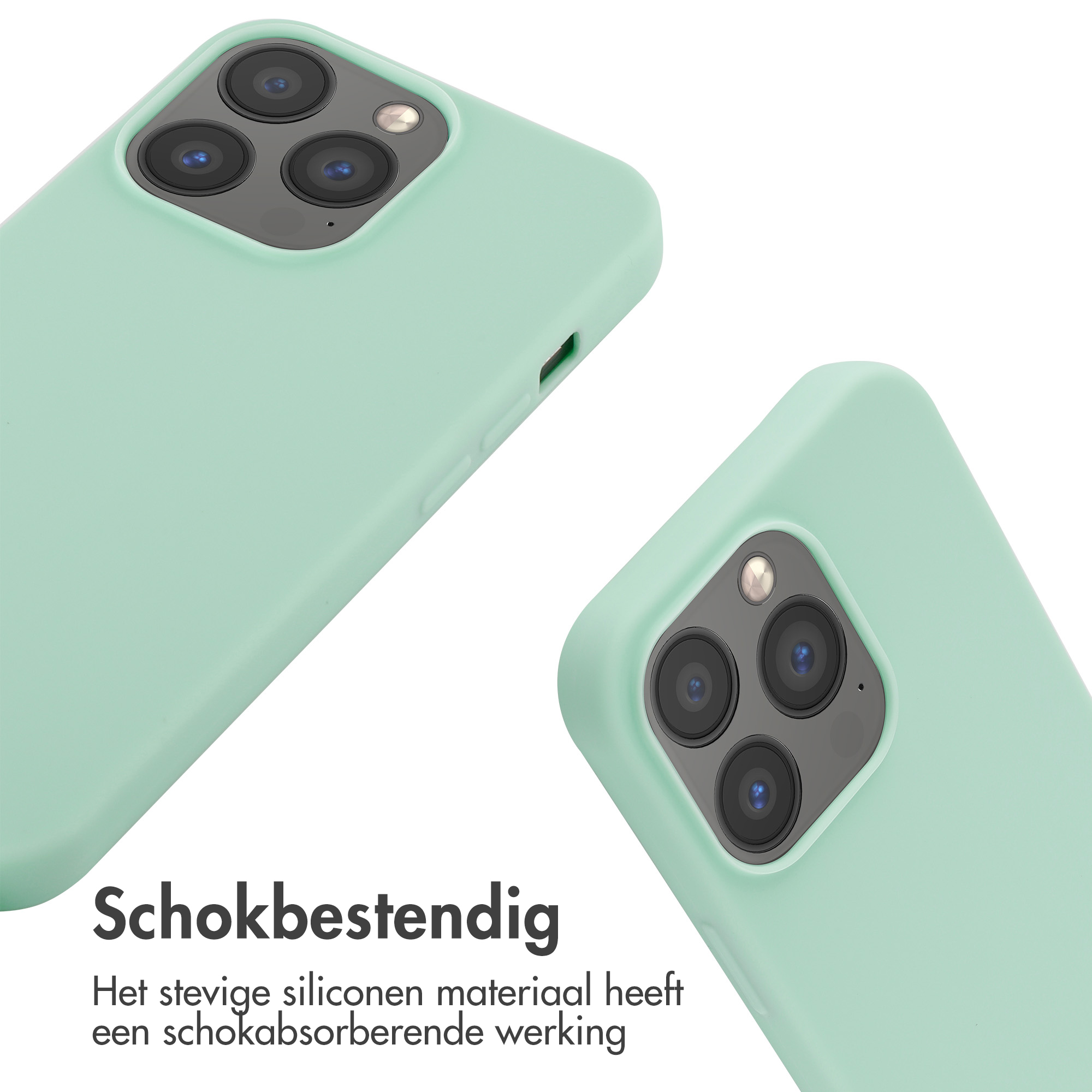 Deux coques de téléphone vert clair avec trois objectifs photo sur fond blanc.