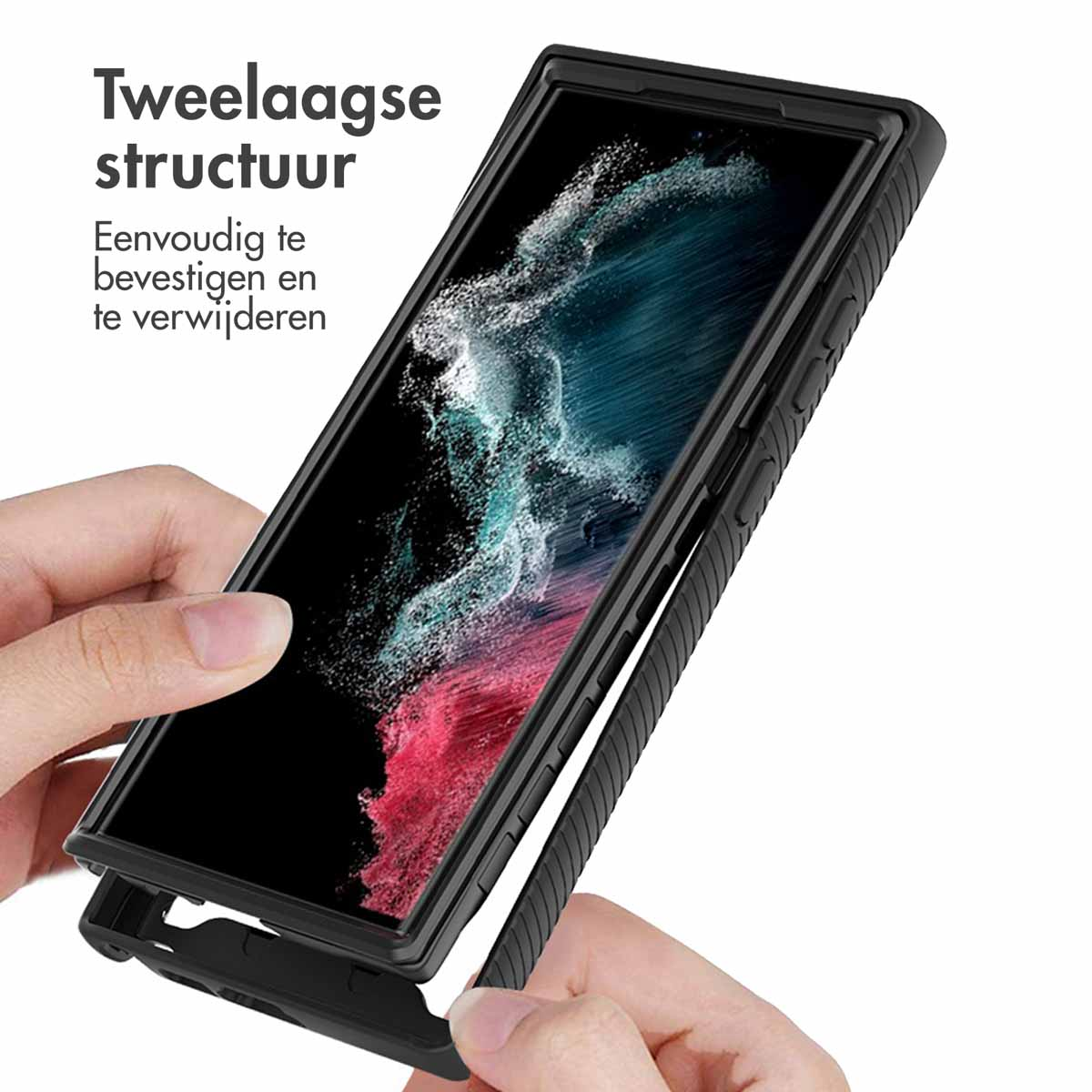Handen monteren een zwarte telefoonhoes om een smartphone met kleurrijke achtergrond.