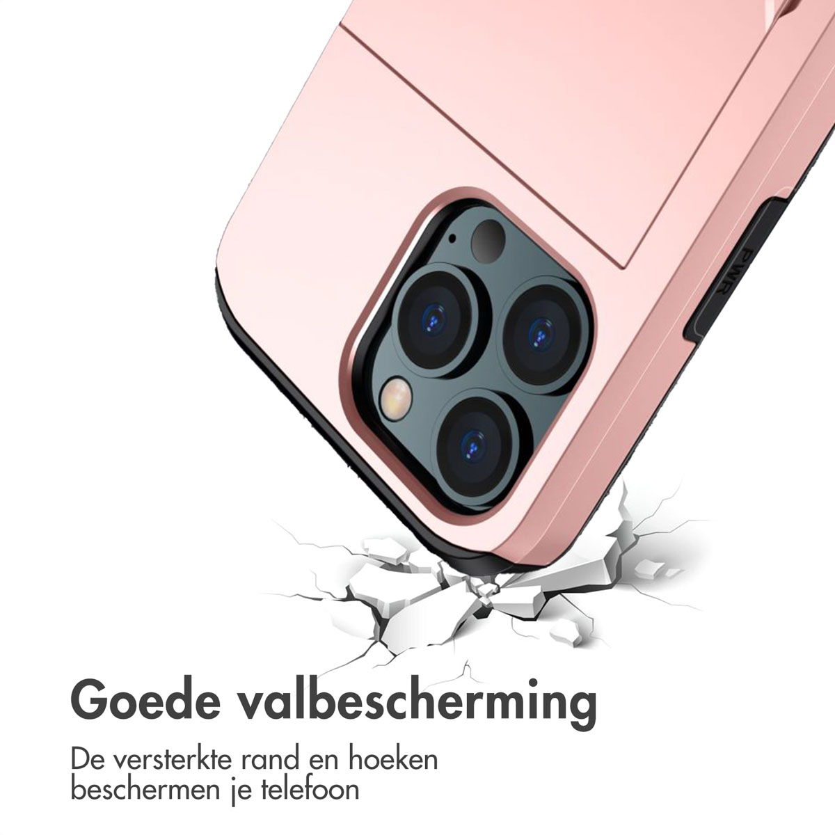 Una custodia per telefono in oro rosa con tre obiettivi rompe il terreno bianco.