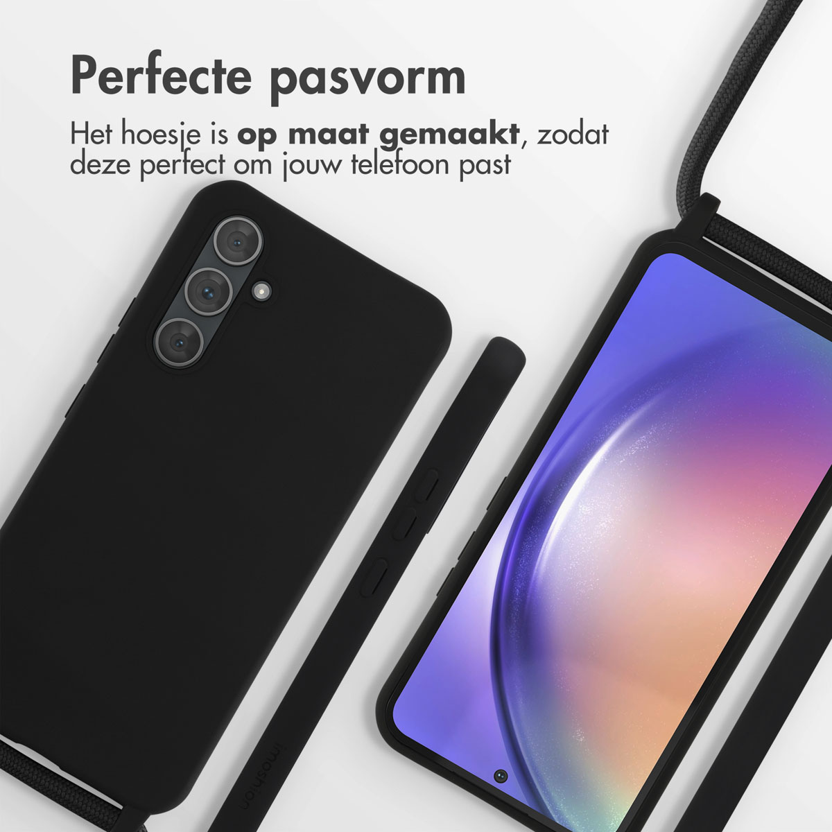 Zwarte telefoonhoes en smartphone met nekkoord op witte achtergrond.