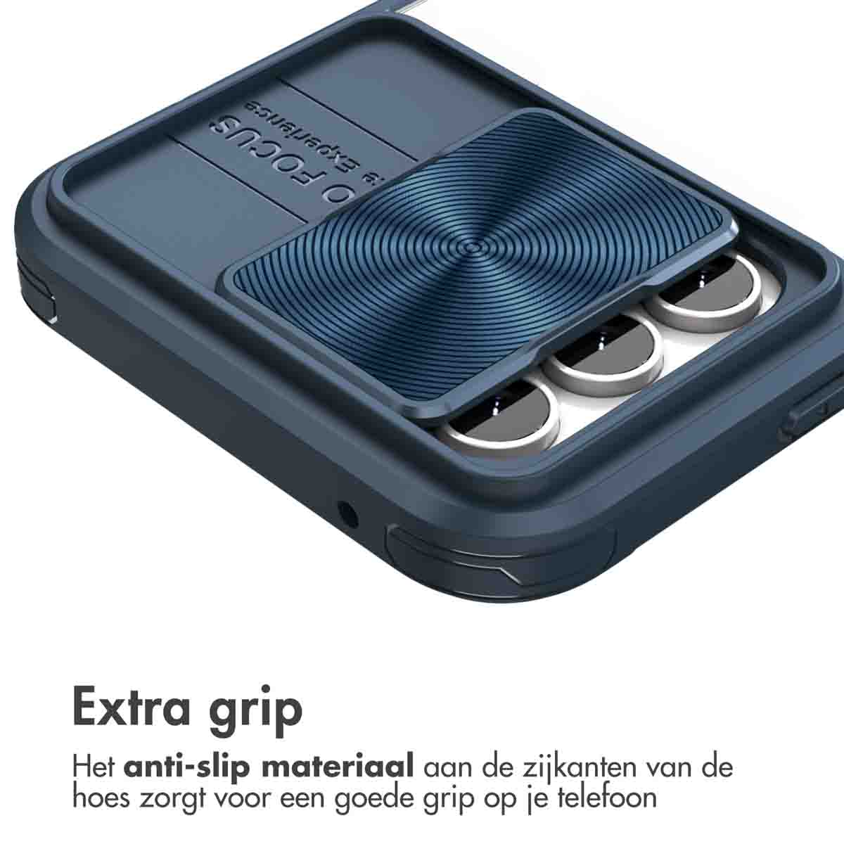 Coque de téléphone bleu foncé, avec un cache caméra circulaire. La coque a une prise supplémentaire.