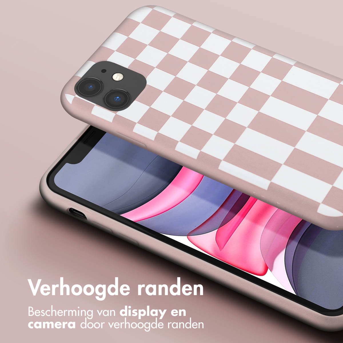Coque à carreaux rose et blanc, protégeant l'écran et la caméra avec des bords surélevés.