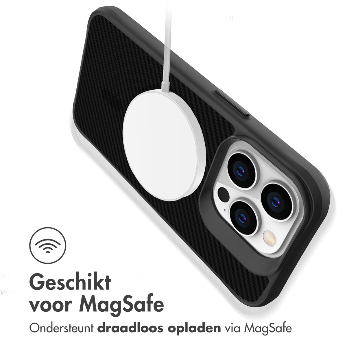 Zwarte telefoonhoes met MagSafe-oplader en drievoudige camera.