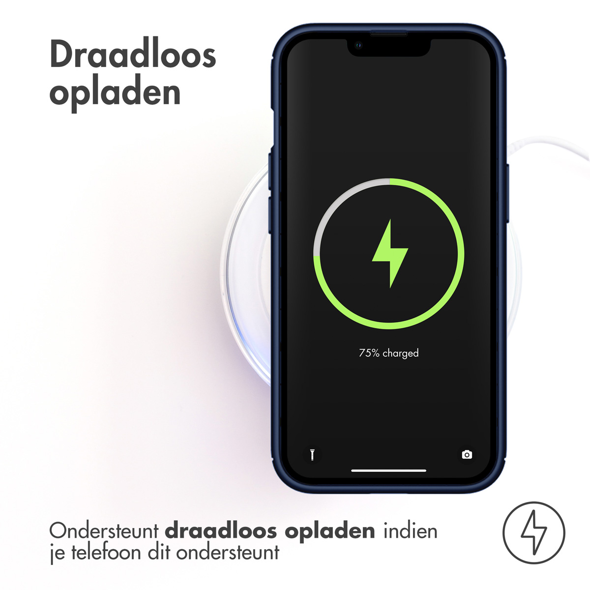 Téléphone se chargeant sans fil sur un socle blanc. L'écran affiche un symbole de chargement. Le téléphone est bleu foncé.