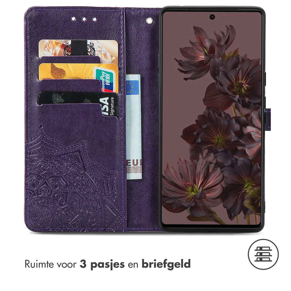 Paarse folio telefoonhoes. De hoes heeft ruimte voor kaarten en geld. Telefoon is zichtbaar.