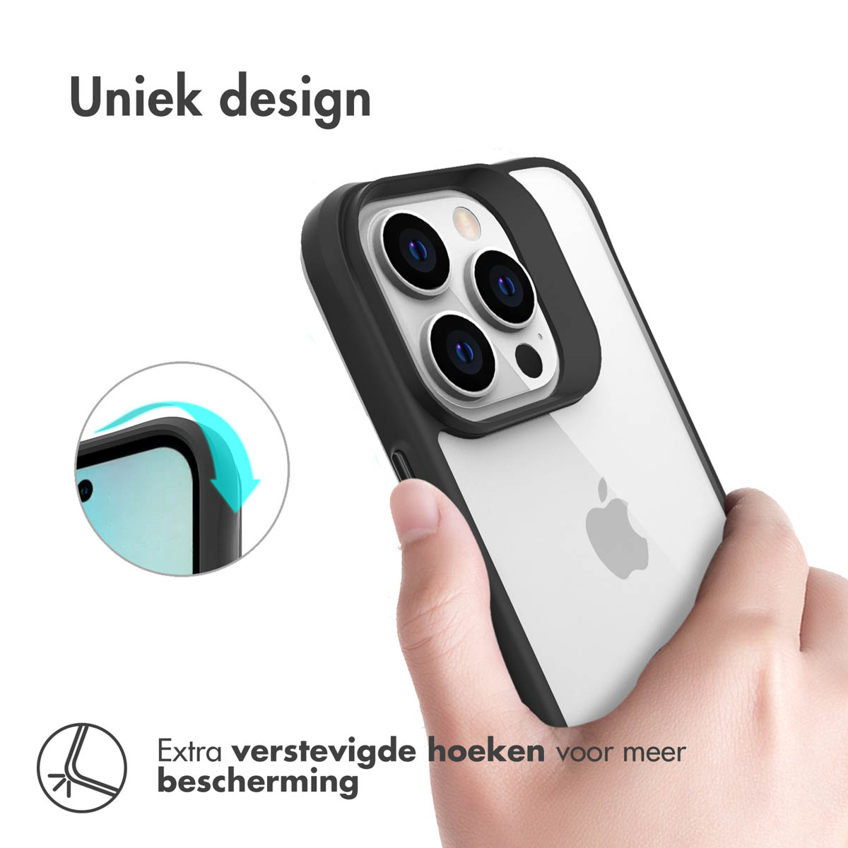 Hand houdt iPhone met zwart beschermhoes vast, close-up van camera.