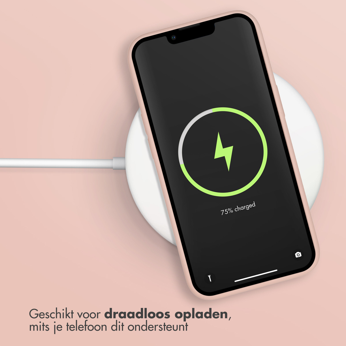 Telefoon op draadloze oplader met een lading van 75%.
