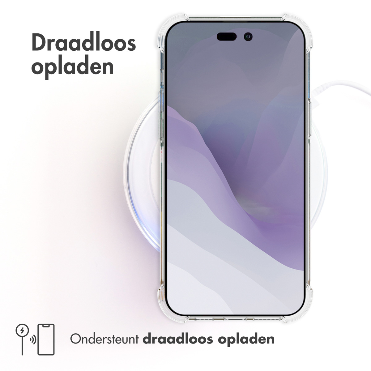 Uno smartphone viene caricato in modalità wireless su un pad.