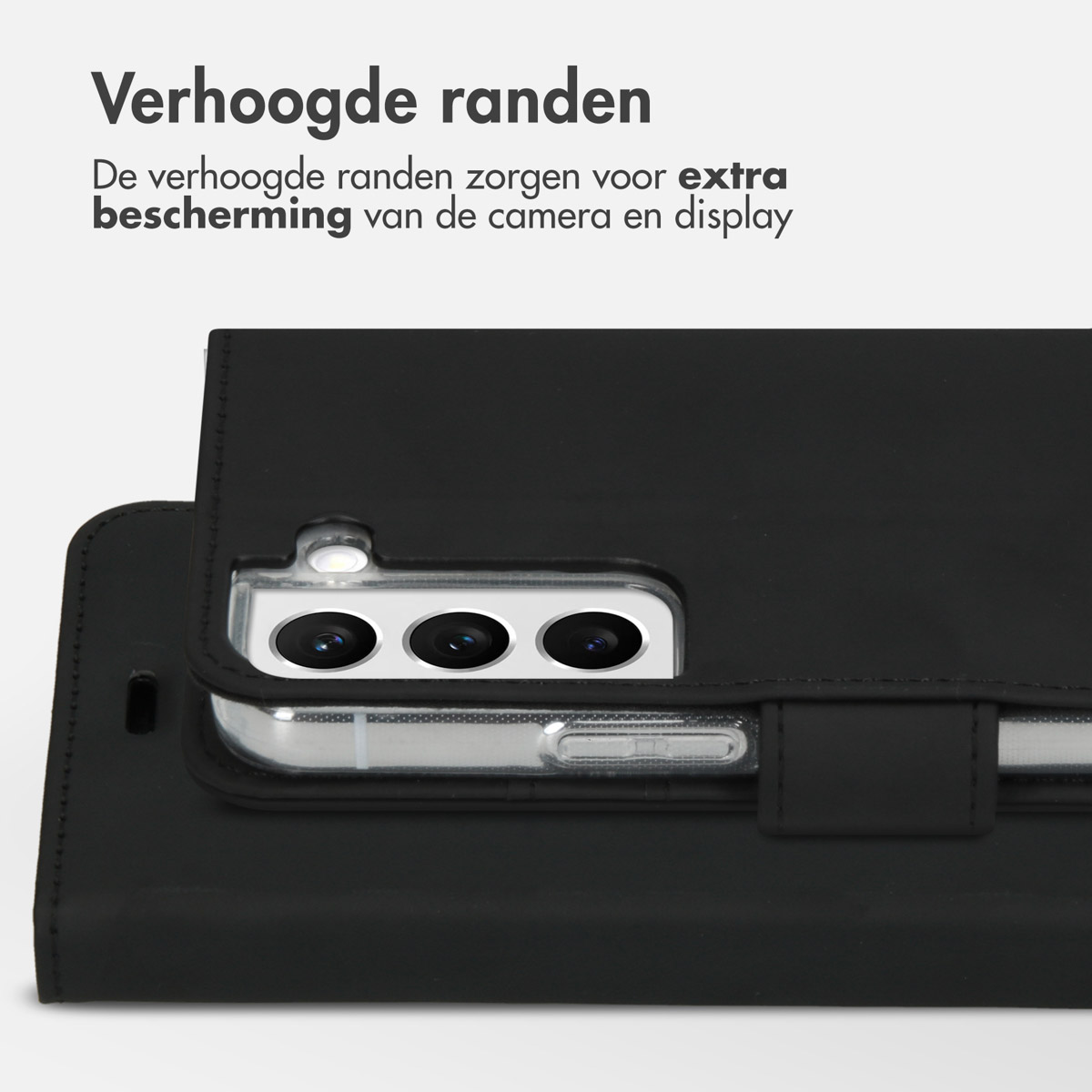 Un téléphone dans un étui folio noir. L'étui est ouvert, montrant la caméra et l'écran.