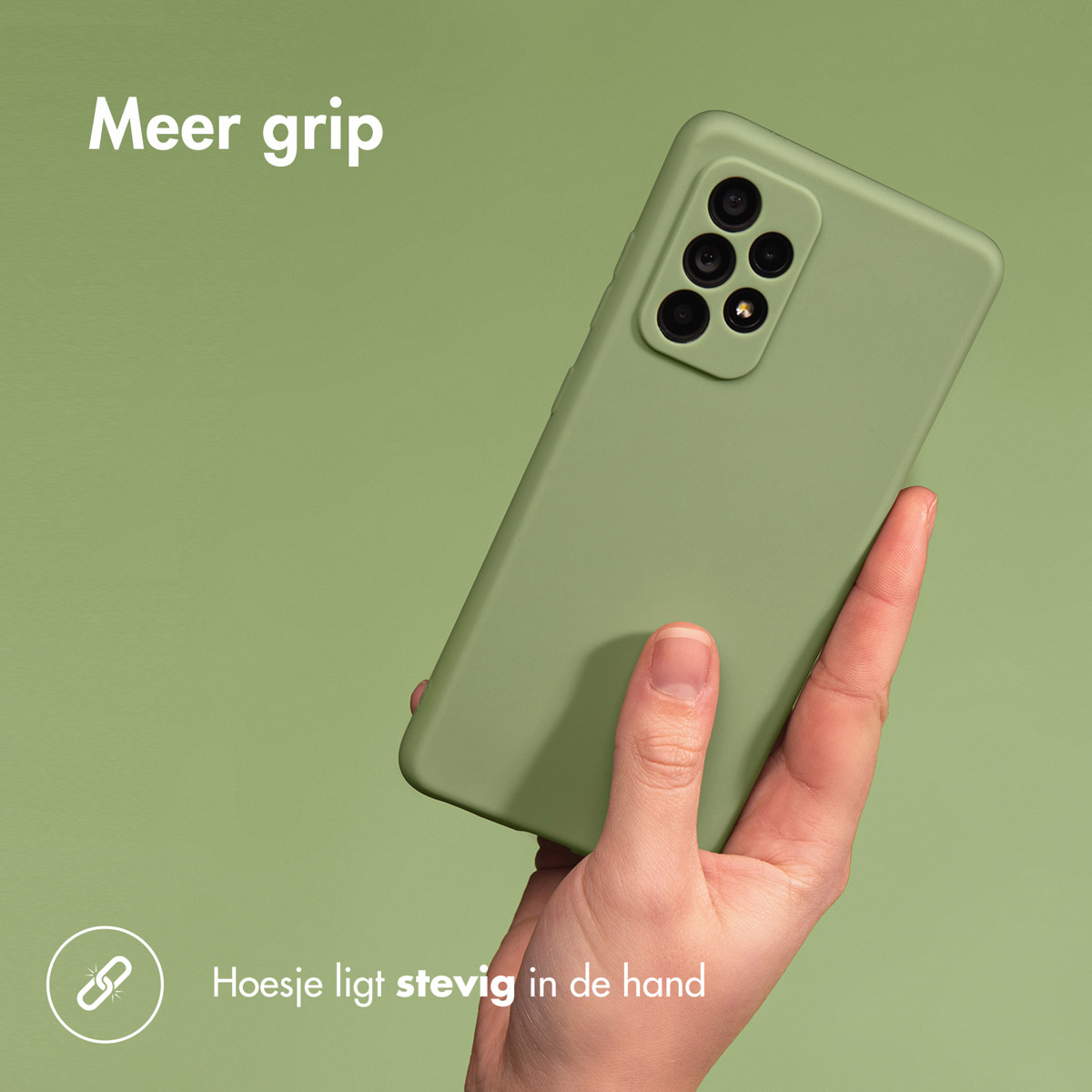 Eine Hand hält eine grüne Handyhülle vor grünem Hintergrund. Niederländischer Text: 'Mehr Grip' und 'Hülle liegt fest in der Hand'.