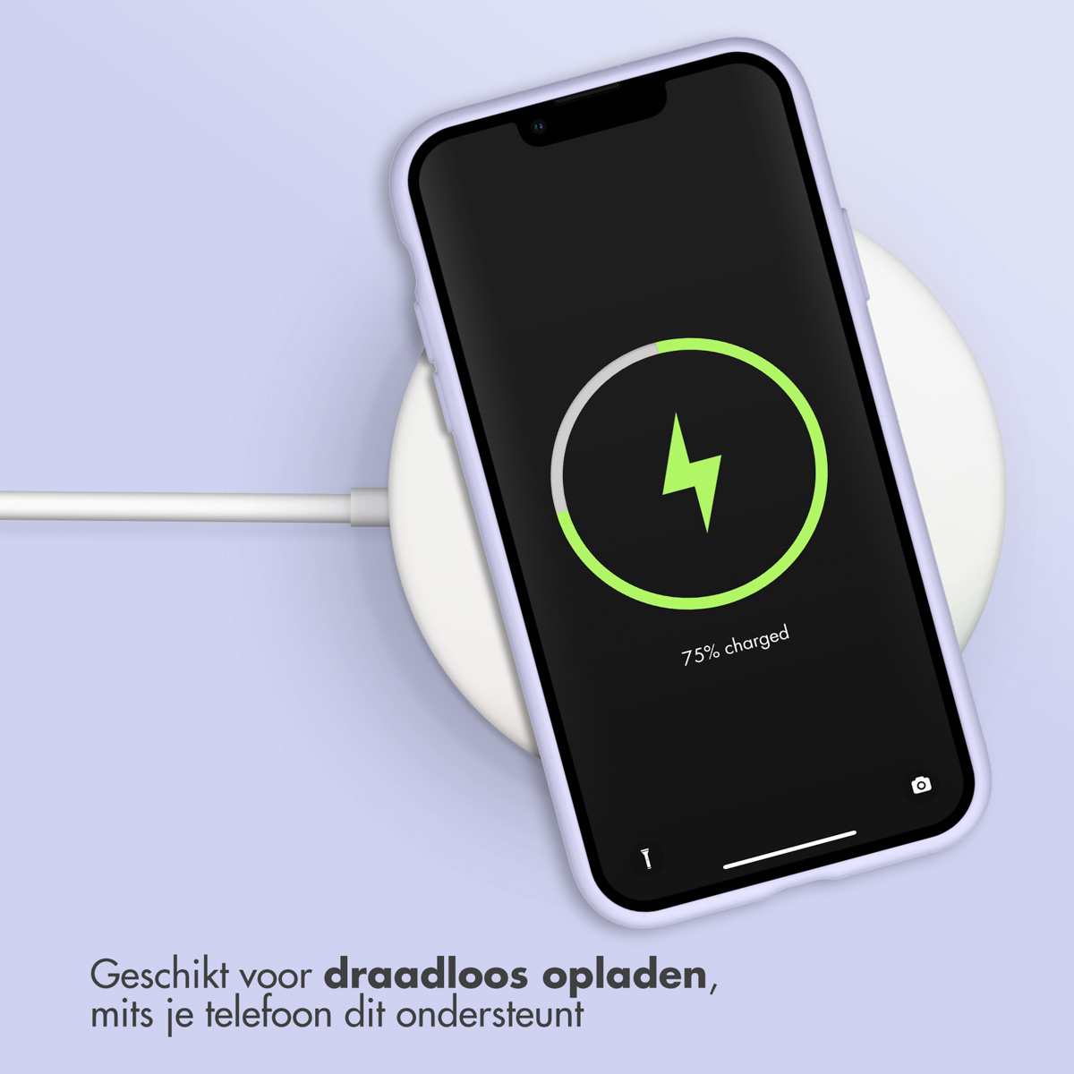 Een telefoon wordt opgeladen op een draadloze oplaadpad. Het telefoonscherm toont een oplaadsymbool.
