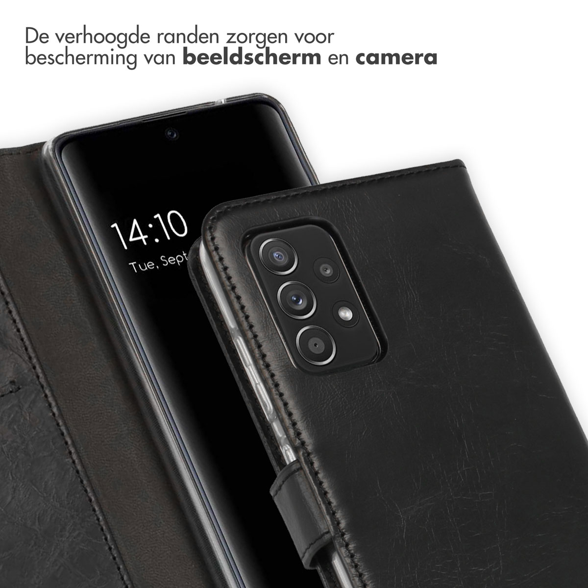 Schwarze Handyhülle mit Telefon darin. Das Telefon zeigt die Uhrzeit an. Die Hülle hat ein Kamera Loch.
