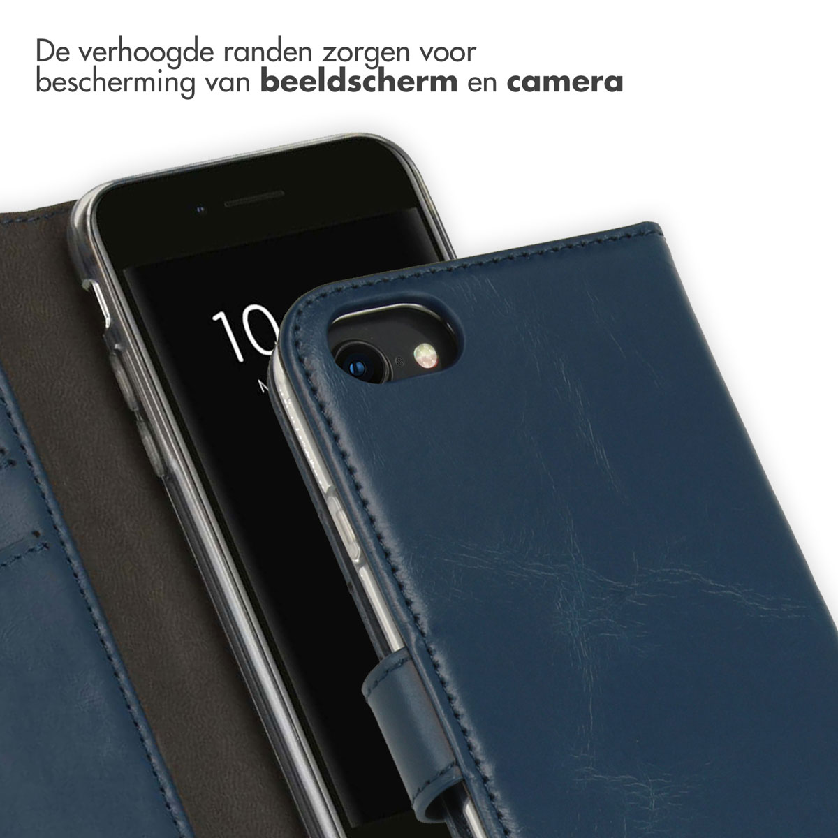 Blauwe telefoonhoes met een telefoon erin. De hoes heeft een flap en een knop. De telefoon toont 10.