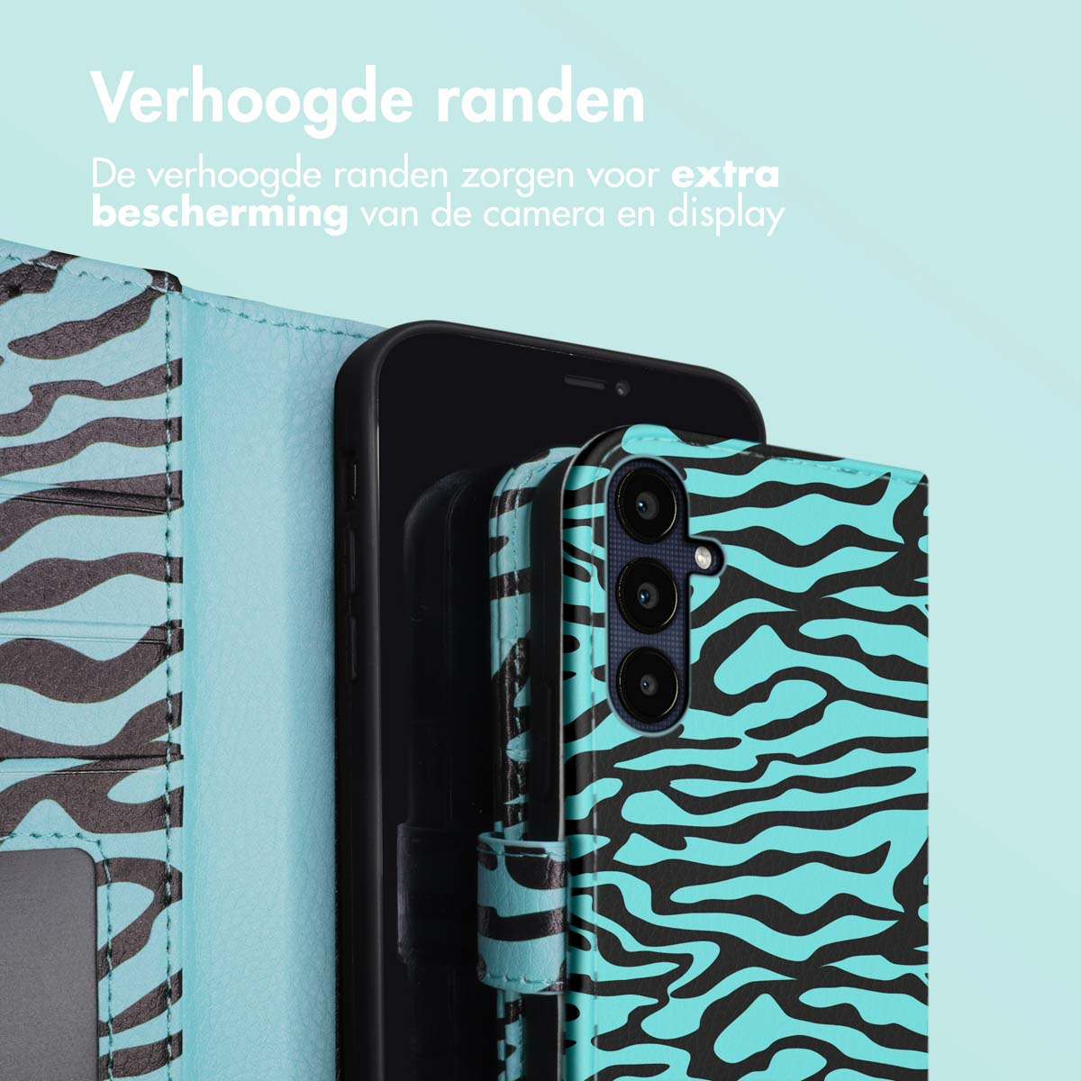 Een telefoon met een blauw-zwart zebra-patroon hoesje.