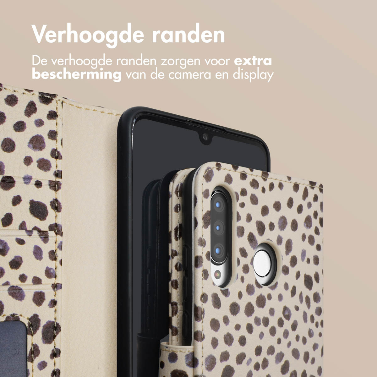 Telefono con custodia a libro leopardata. Bordi rialzati proteggono fotocamera e schermo.