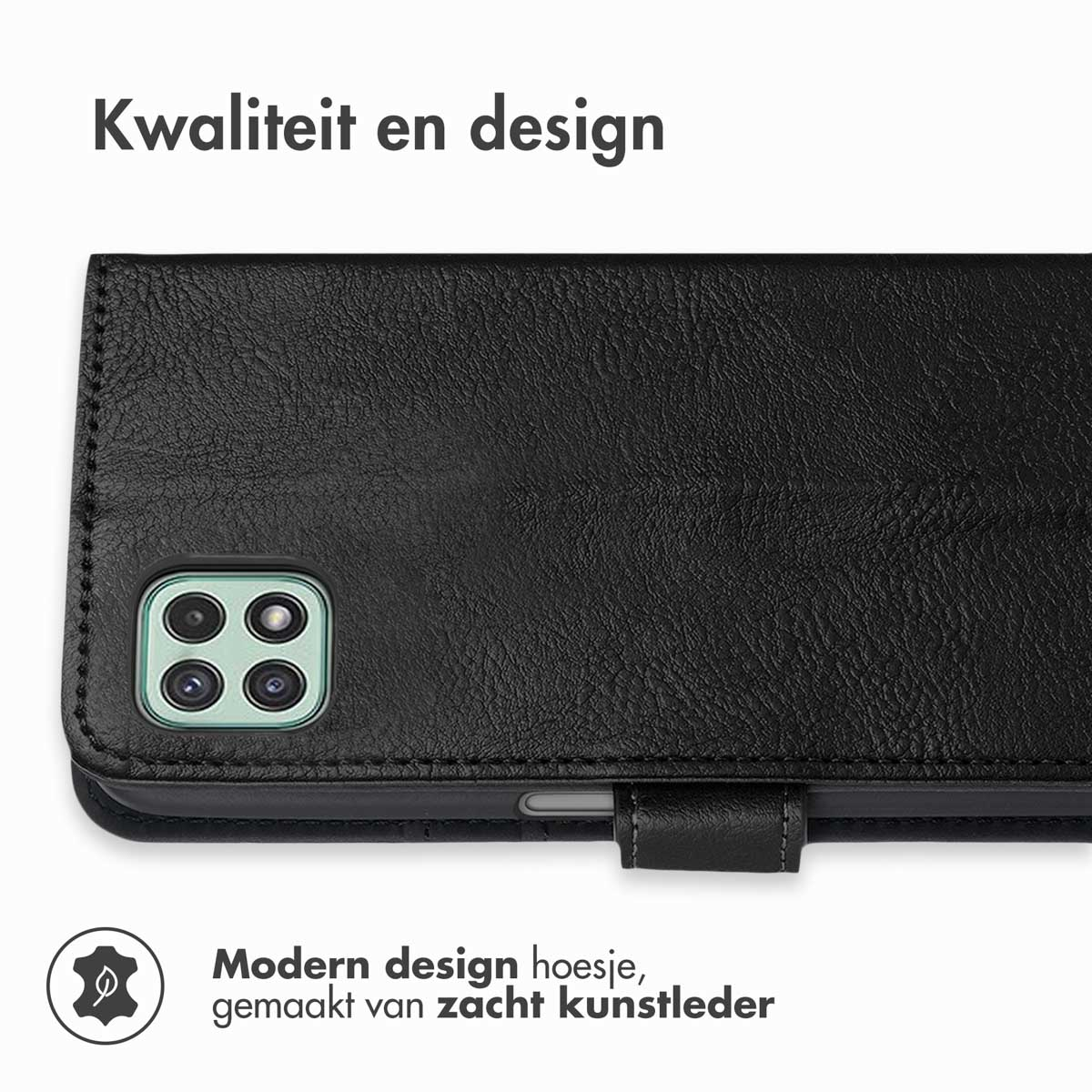 Zwart kunstleren flipcase met camerauitsparing en logo.